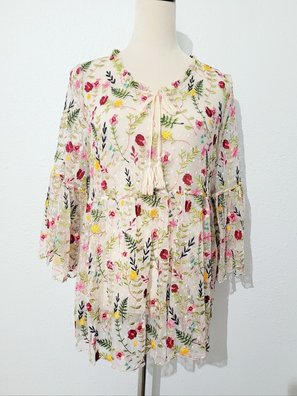John Mark Size Large Embroidered Floral Sheer Tunic Boho Tassel Tie Bell Sleeve - Picture 2 of 12